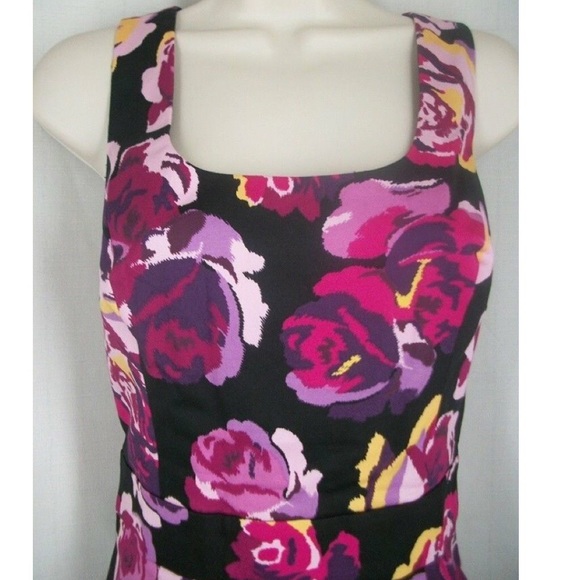 Express ~ Classy floral shift dress - Picture 3 of 4